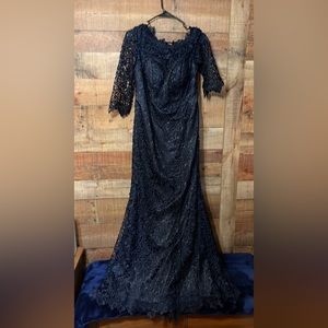 Beautiful navy lace Formal size 8 worn on cruise
